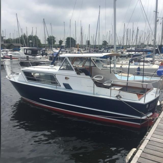 Stoere Eista motorboot – vaarklaar en compleet. Klaar voor avontuur!