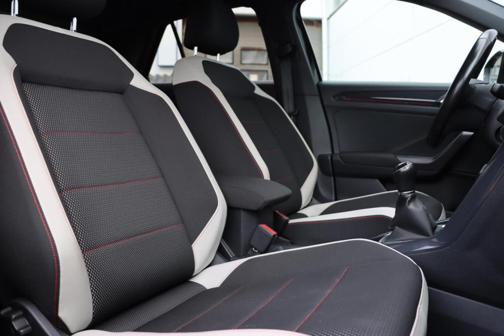 Volkswagen T-roc 1.5 tsi sport 150pk