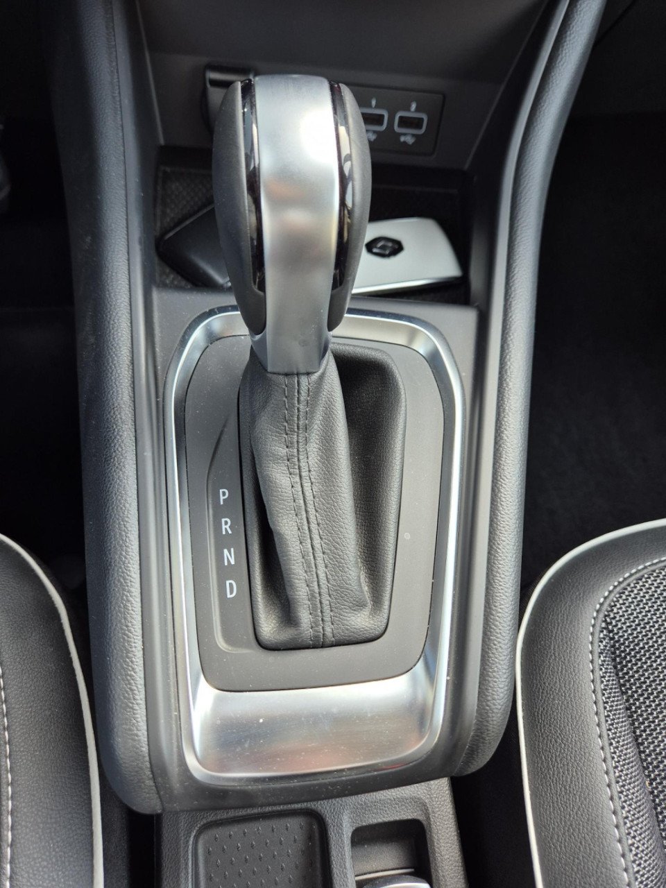 Renault Captur 1.3 tce 130 edc automaat edition one camera, trekhaak, bose®