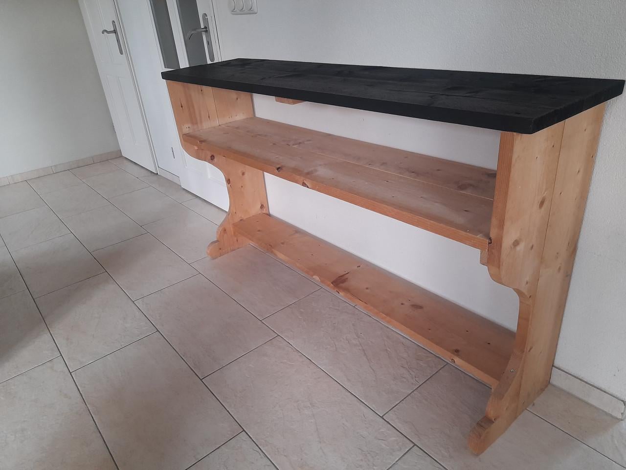 Stoere massief houten side table 165 x 39 x 93.5H ( in goede nette staat)