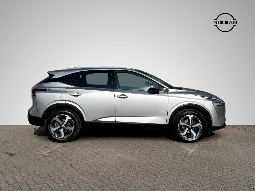 Nissan Qashqai 1.3 mhev xtronic n-connecta design pack | trekhaak | panoram