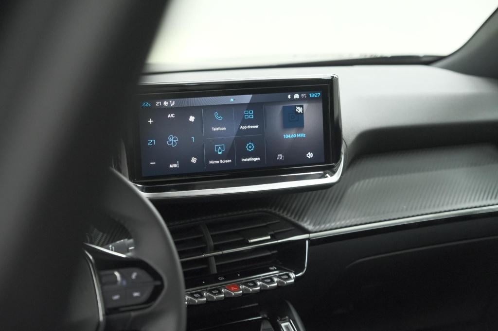 Peugeot E-2008 ev allure 54 kwh | 11 kw lader | warmtepomp | apple carplay 