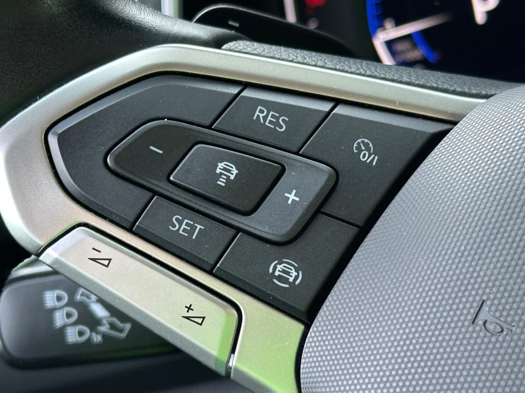 Volkswagen T-roc 1.5 tsi 150pk dsg style | camera | navi | adapt. cruise | 