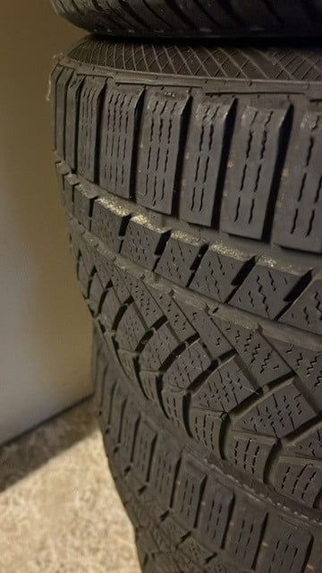 4 Gebruikte winterbanden 225/40 R18