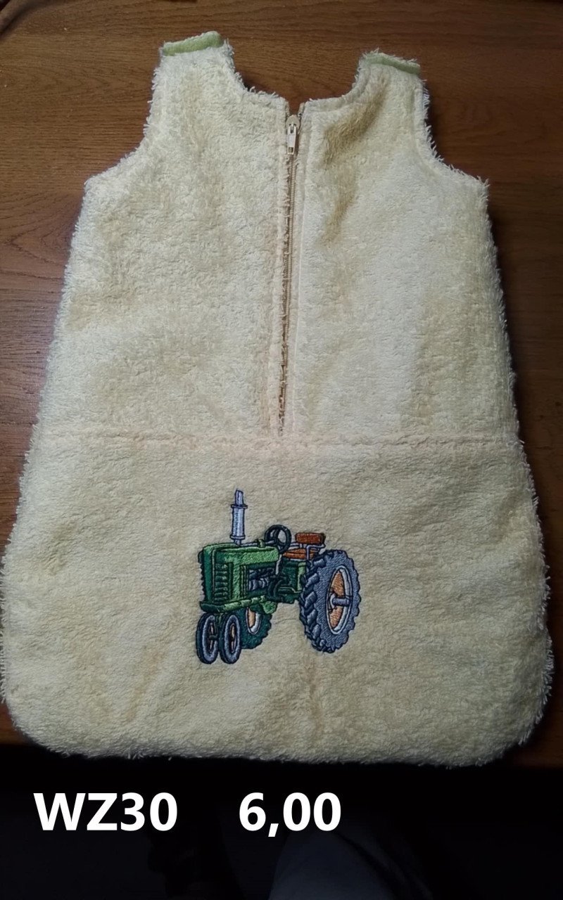 Baby born / babyborn slaapzak . Opbrengst KiKa. Poppenkleertjes.