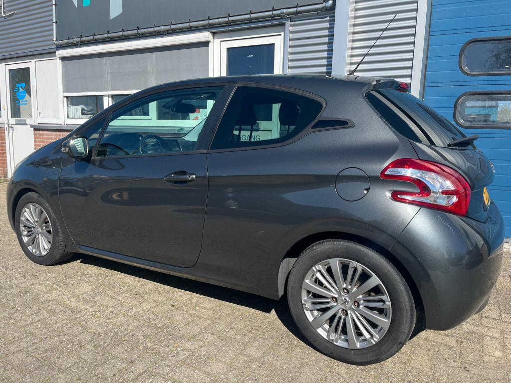 Peugeot 208 1.4 vti envy | orig. nl | navi | climate | cruise