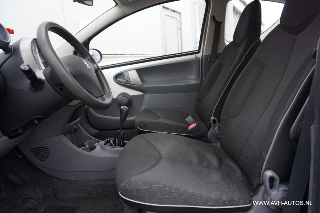 Peugeot 107 1.0-12v xs