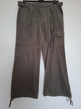 Casual collection broek ribfluweel. Khaki. Maat 44. Nieuw.
