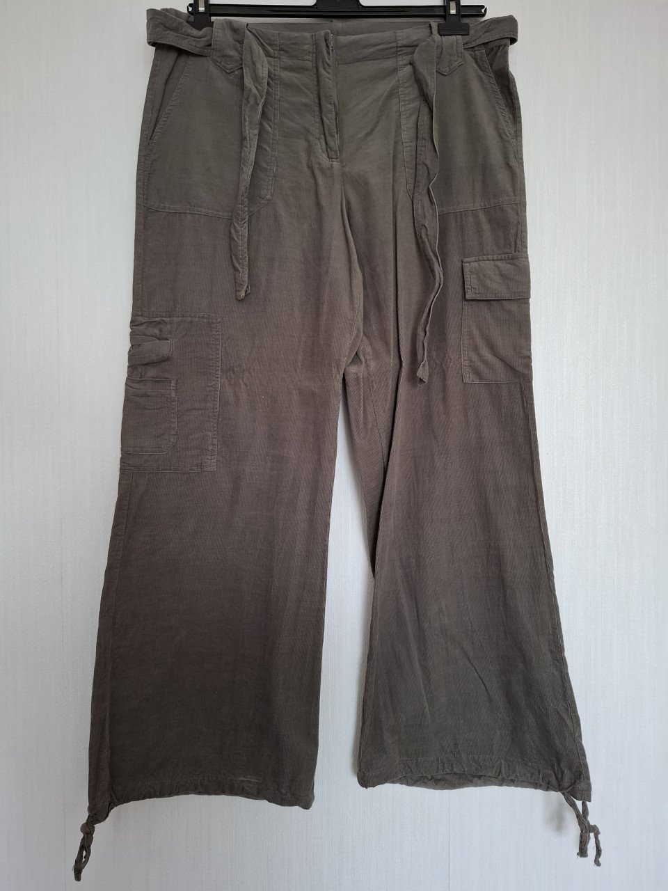 Casual collection broek ribfluweel. Khaki. Maat 44. Nieuw.
