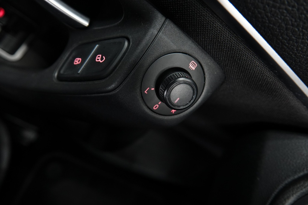 Volkswagen Polo 1.0 trendline | pdc | airco | navi | 17" |