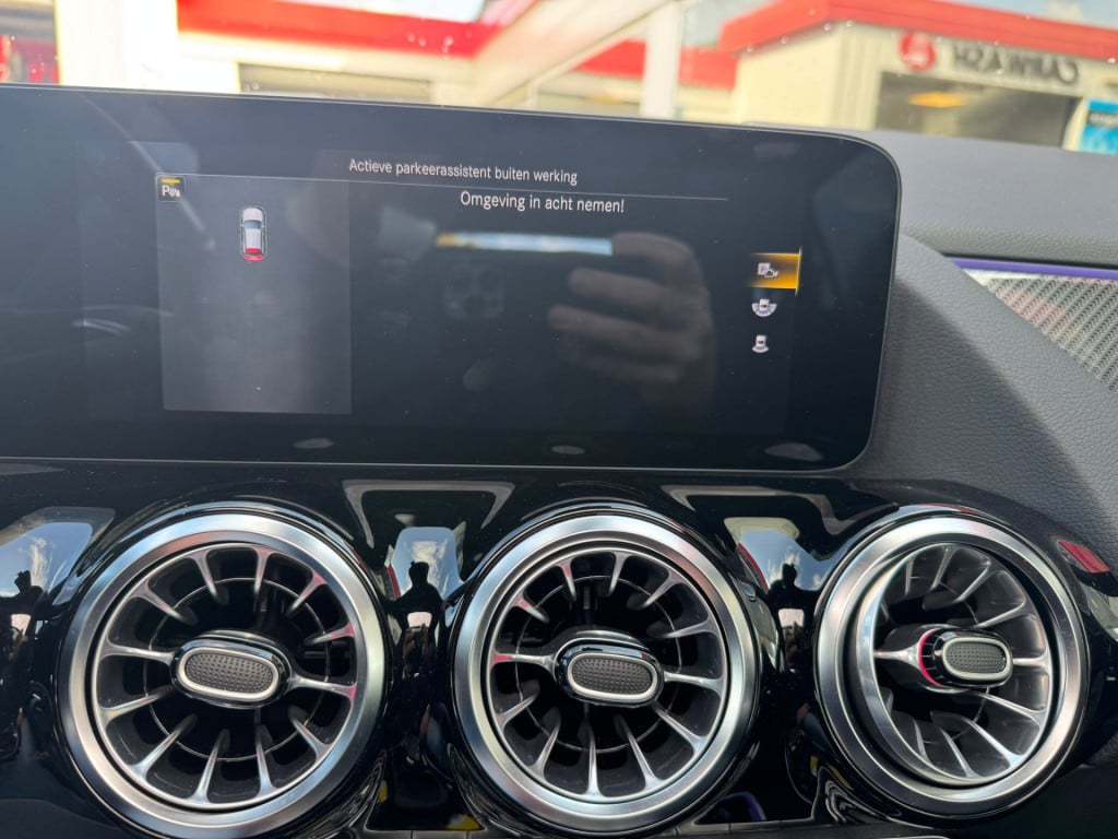 Mercedes-Benz Gla-klasse 180 business solution amg