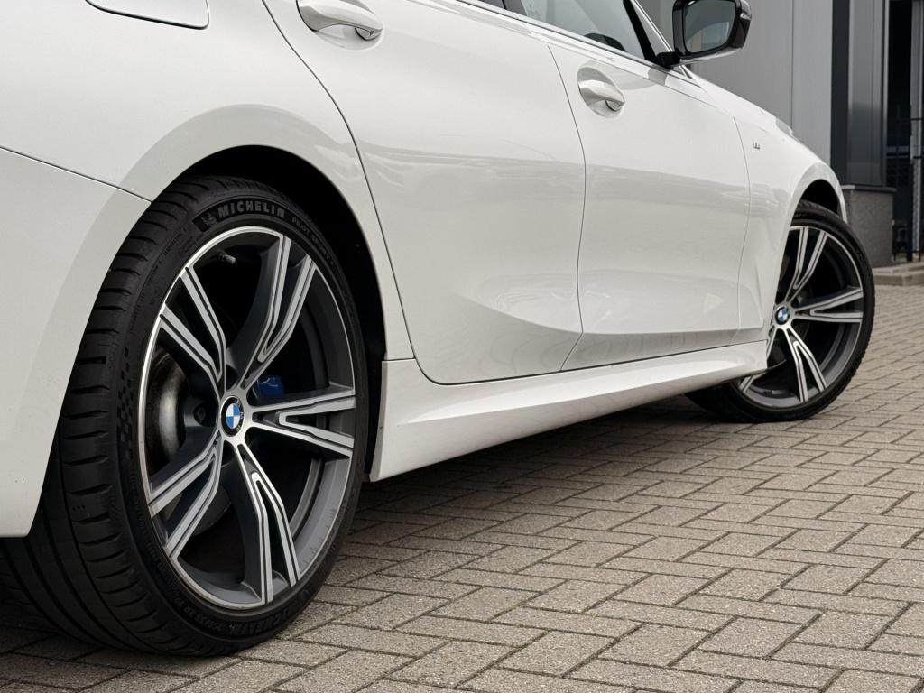 BMW 3-serie 320i m-sport | schuif/kantel | harman / kardon | leder | head-u