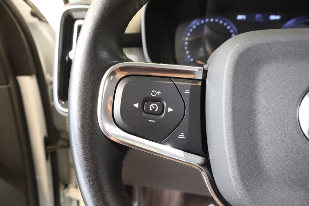 Volvo XC40 1.5 t5 twin engine momentum pro nl auto, trekhaak, el koffer,