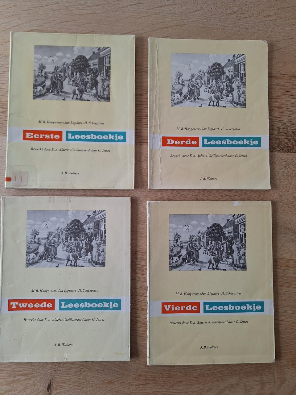 Diverse boekjes van Jan Ligthart en H. Scheepstra