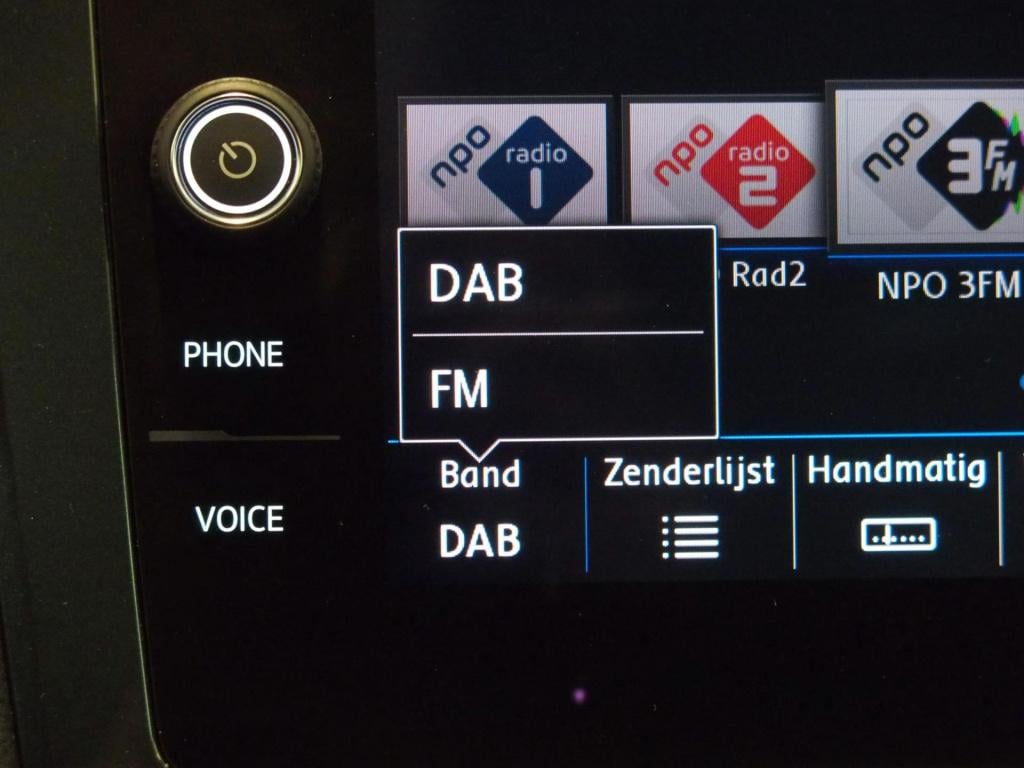 Volkswagen Golf 1.0 tsi comfortline business|stoelverwarming|all season ban