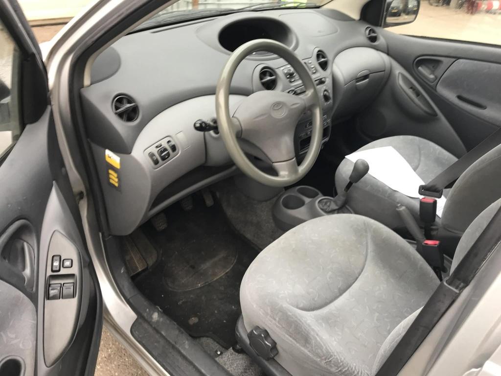 Toyota Yaris 1.3-16v vvt-i sol