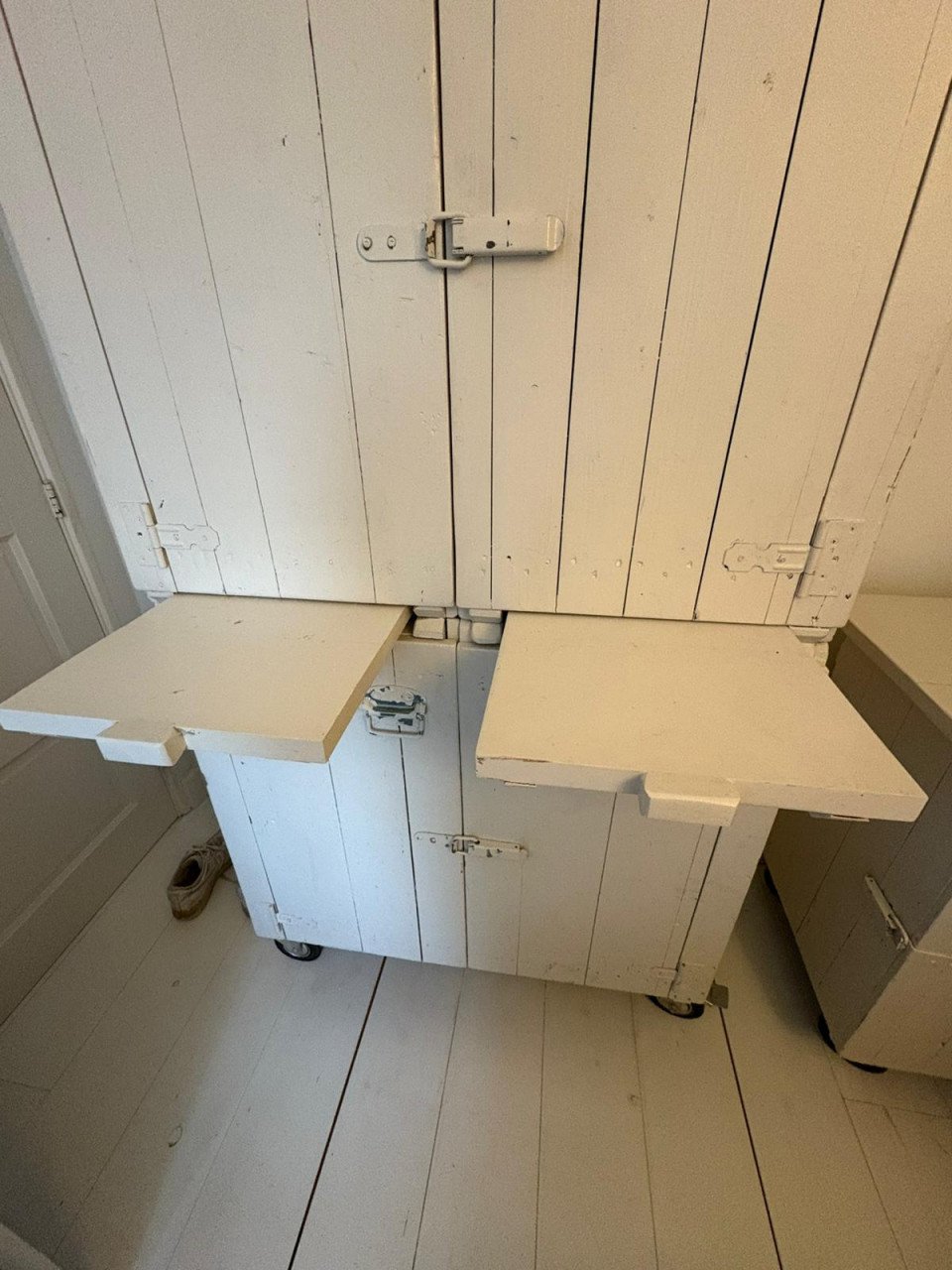 Witte, hele leuke kast(en) van Combitex