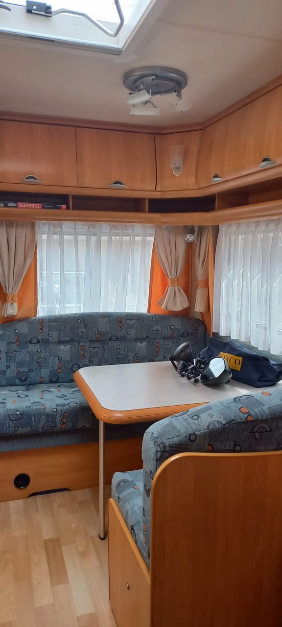Caravan: Hobby 400 SF Excellent 2005 (incl. voortent en inboedel)