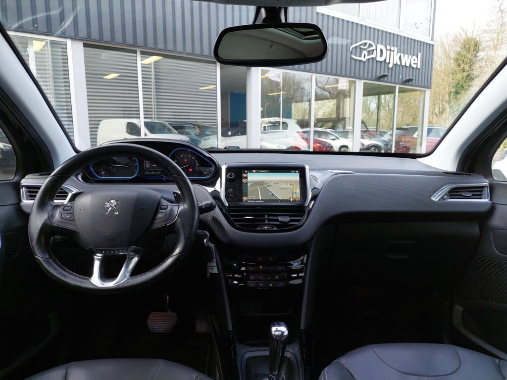 Peugeot 2008 suv 1.2 allure automaat pano/clima/lmv