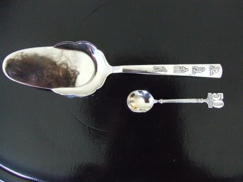 Taartschep verzilverd FNV (nieuw) + theelepeltje (gebruikt) FNV, 50 jaar