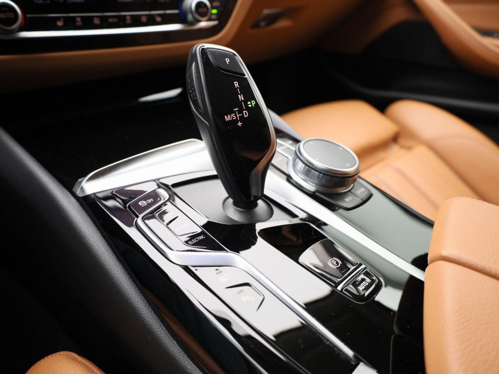 BMW 5 Serie touring 530e executive | automaat | leder | navigatie | stoel v