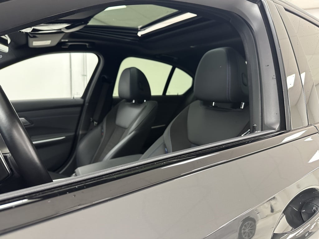 BMW 3-serie 330e m-sport | dravitgrau | schuif/kanteldak | memory |