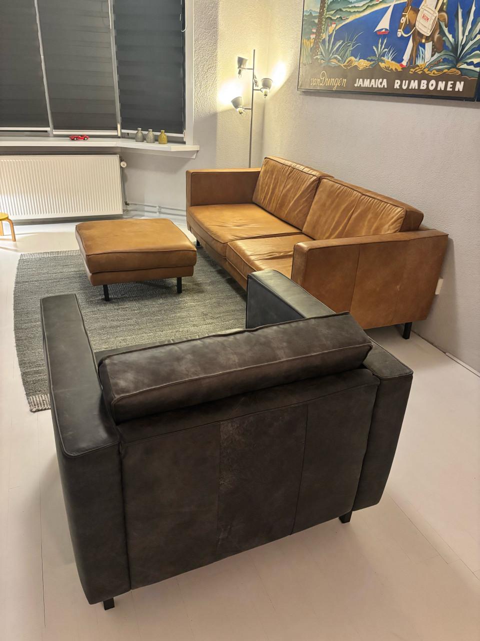 Echt lederen bankstel met hocker en bijpassende stoel