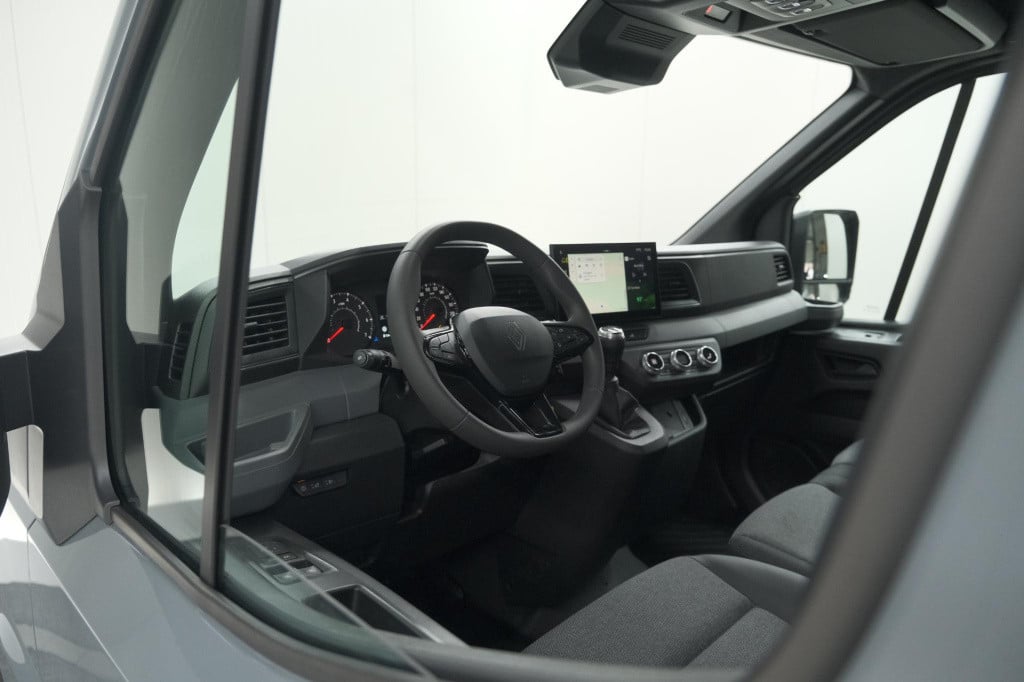 Renault Master t35 2.0 dci 150 l2h2 extra | trekhaak | camera | vloerplaat 