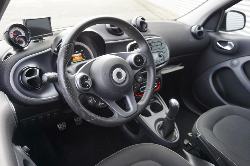 Smart Forfour 1.0 passion airco / cruise / elektr. ramen / camera / lm velg