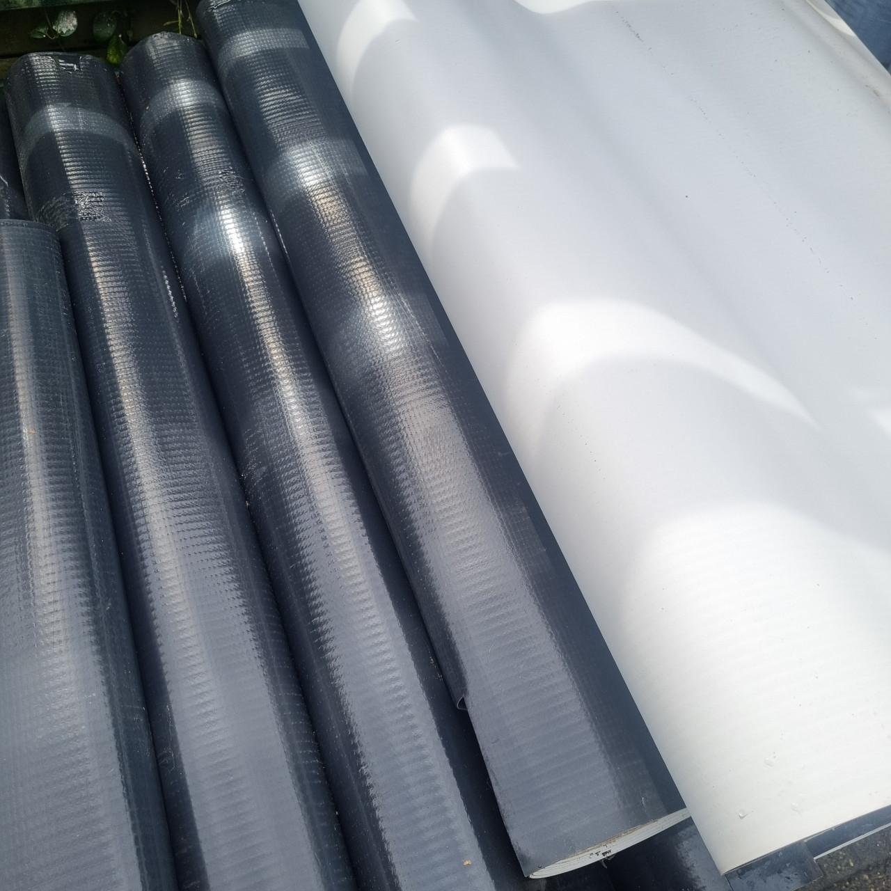 Pvc dakbedekking rollen ideaal voor aanbouw of carpoort