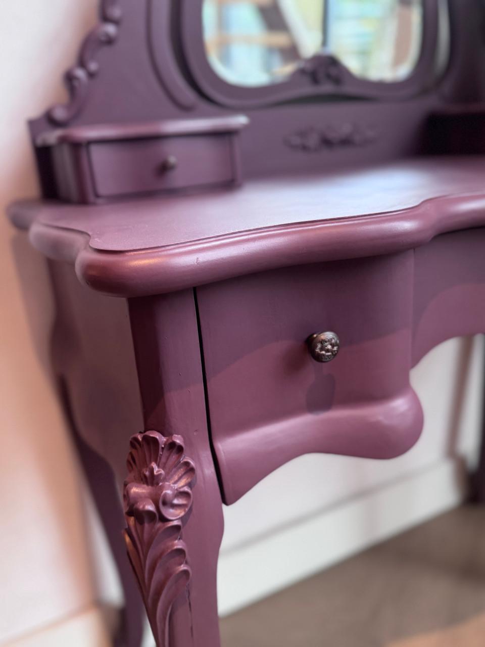Sfeervolle vintage kaptafel in Louis XV-stijl 💜
