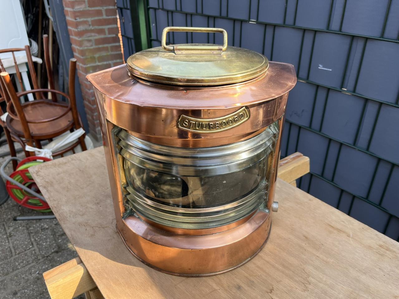 Bak - en stuurboor lampen van koper