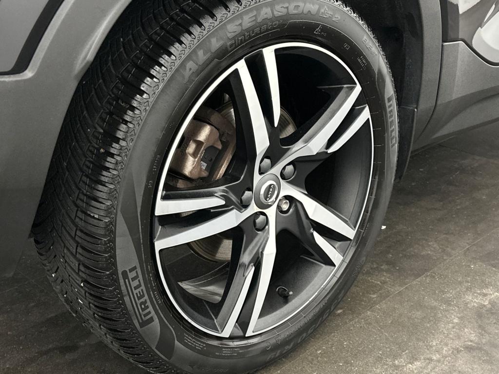 Volvo XC40 t5 262pk recharge r-design| pano| 360camera| adap.cruise| trekha