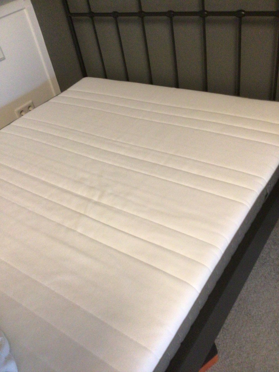 Bed incl matras. 140x200