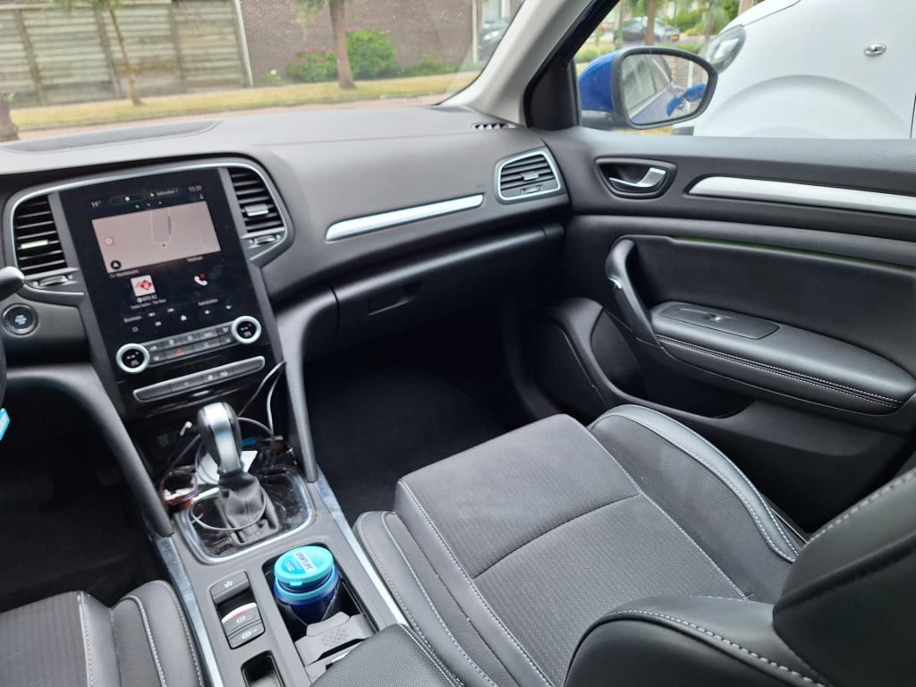 Renault Megane E-tech estate 1.6 plug-in hybrid 160 r.s. line
