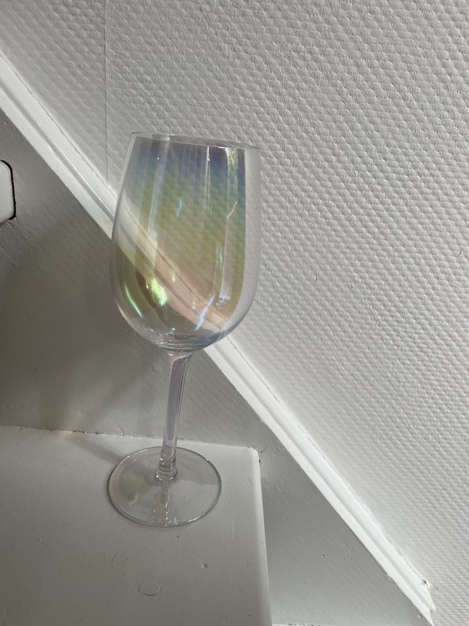 Nieuw regenboog wijnglas