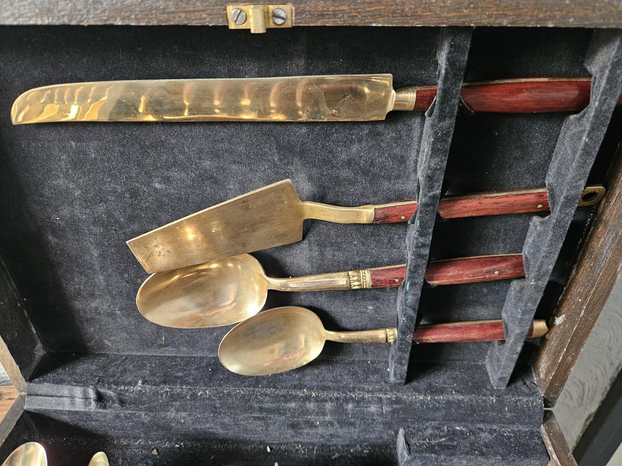 Antiek bestekset thailand brons & hout in Koffer - 60+ Delen