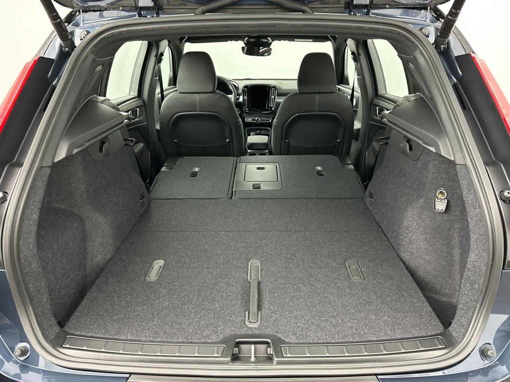 Volvo XC40 b4 plus black edition