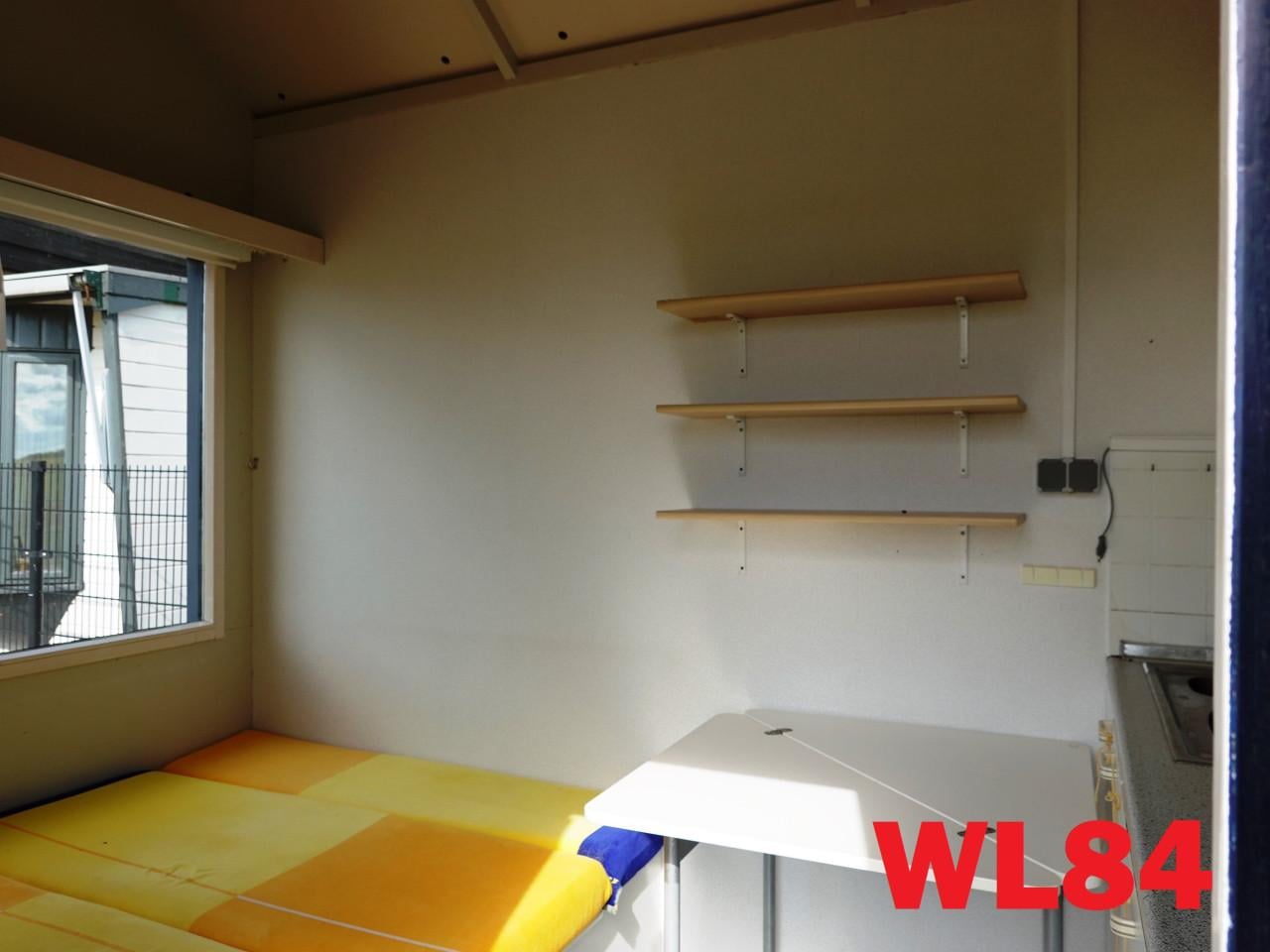 Strandhuisje met opklapbaar vlonder terras geschikt voor 4 pers