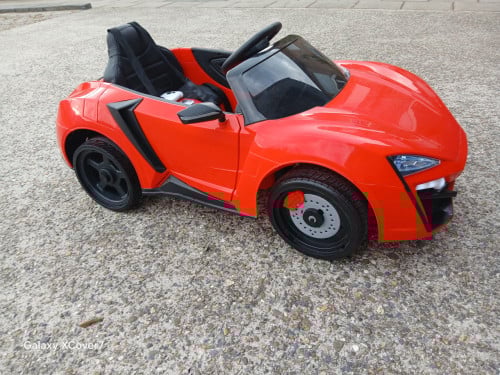 Elektrische kinderauto