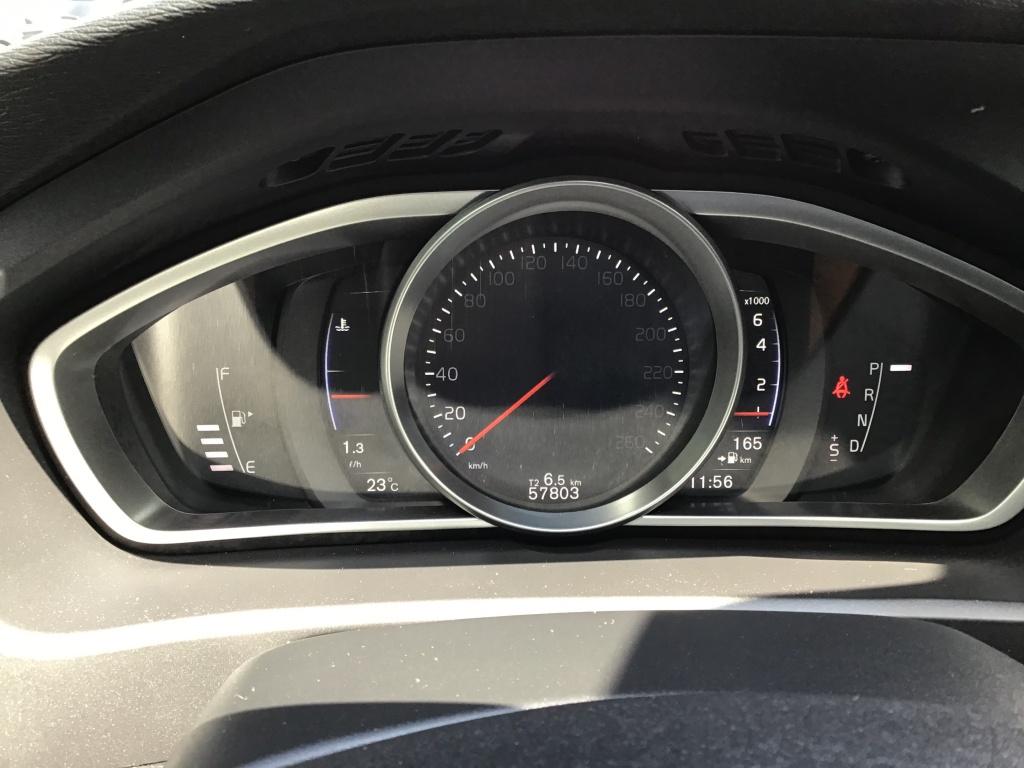 Volvo V40 t3 153pk aut6 polar+ sport| panodak| camera| trekhgaak| h&k soun