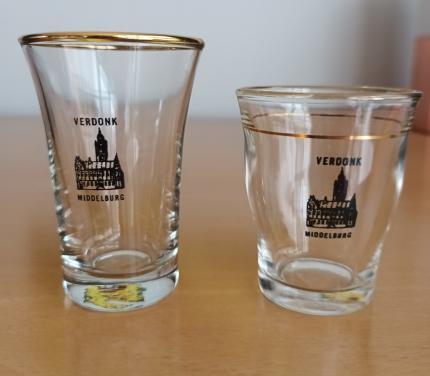 4 Historische glaasjes van drankenhandel Verdonk Middelburg