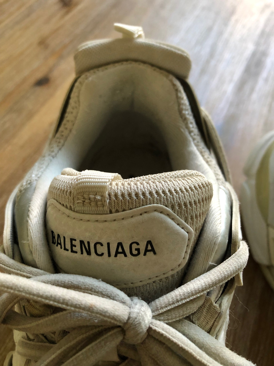 Sportschoenen.
