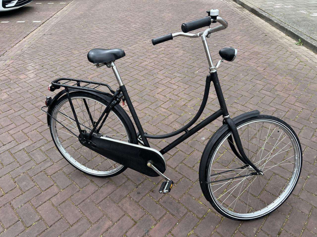 07 Zwartkleurige damesfiets “ Blacky 07 ”.