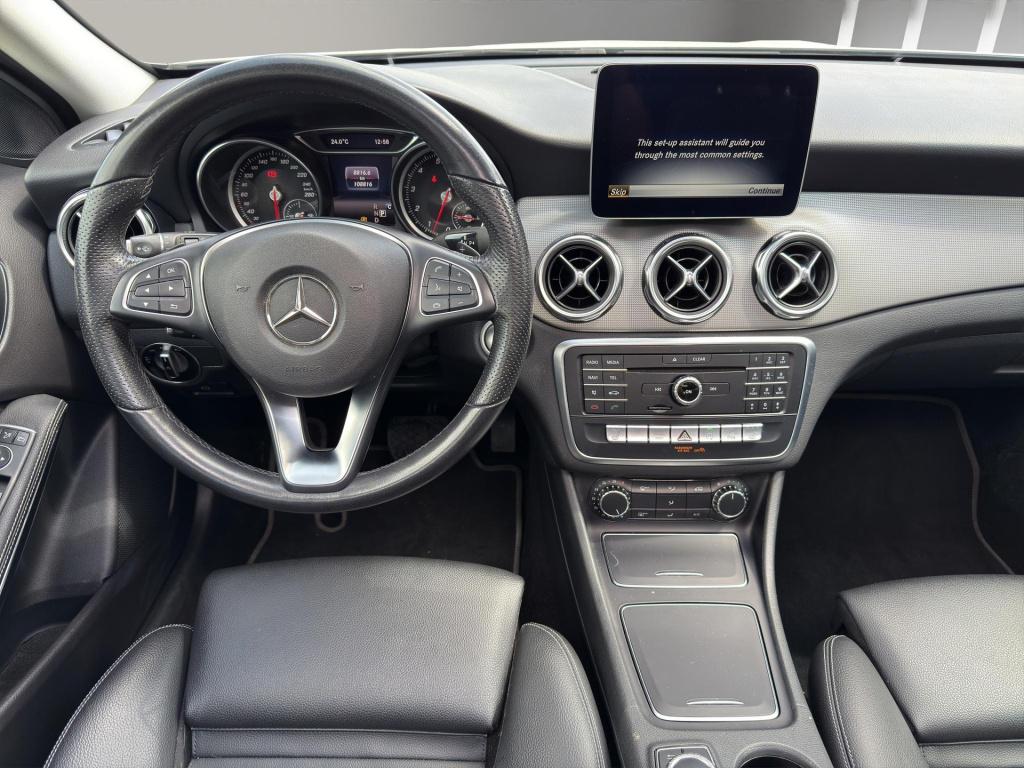 Mercedes-Benz Gla-klasse 180 premium | pano | leder sportstoelen | camera |