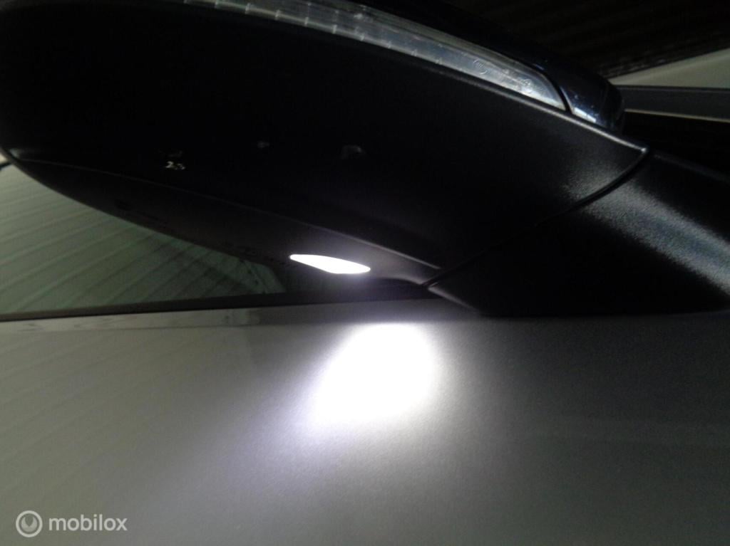 Volkswagen Golf 1.5 tsi iq-drive/airco/ecc/panorama dak/led/navi/carplay/lm