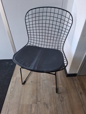 Metalen stoel inclusief kussen