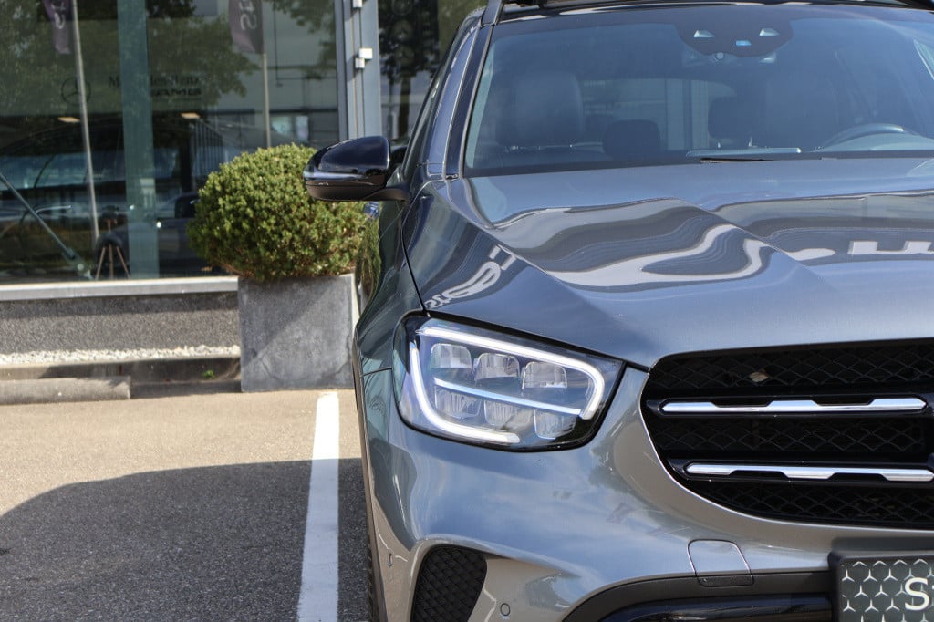 Mercedes-Benz Glc 300e 4matic business solution luxury l mbux l panoramadak