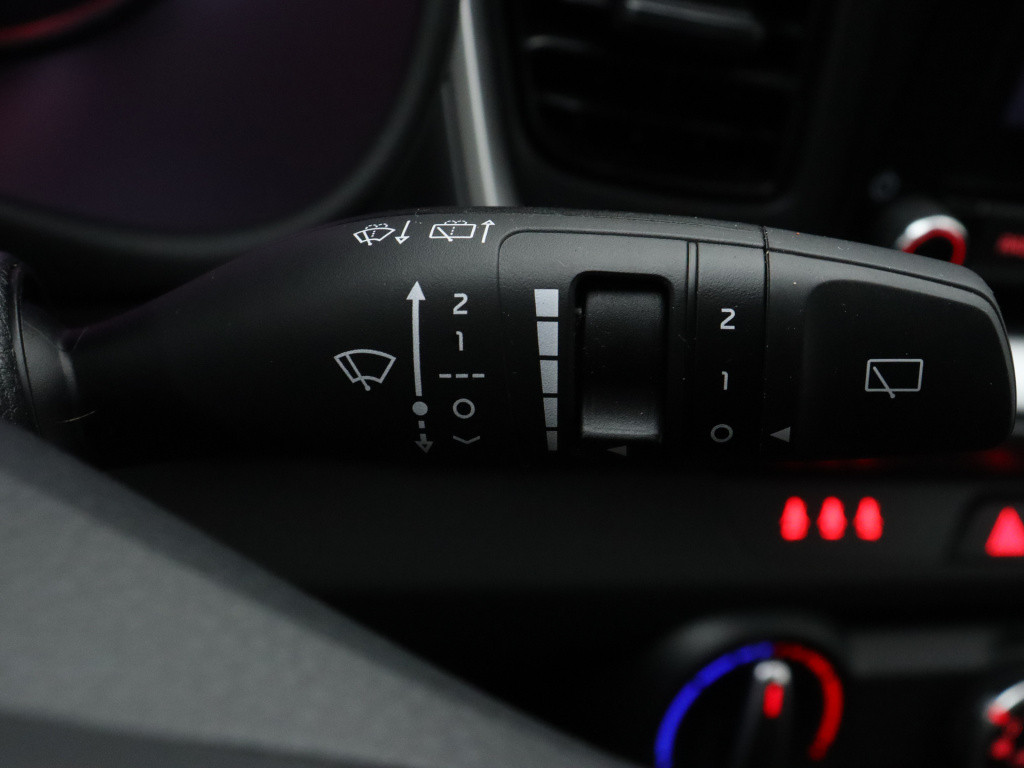 Kia Stonic 1.0 t-gdi mhev dynamicline | led koplampen | airco | apple carpl