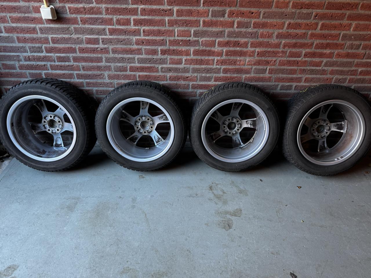 Originele 17” Audi velgen + winterbanden